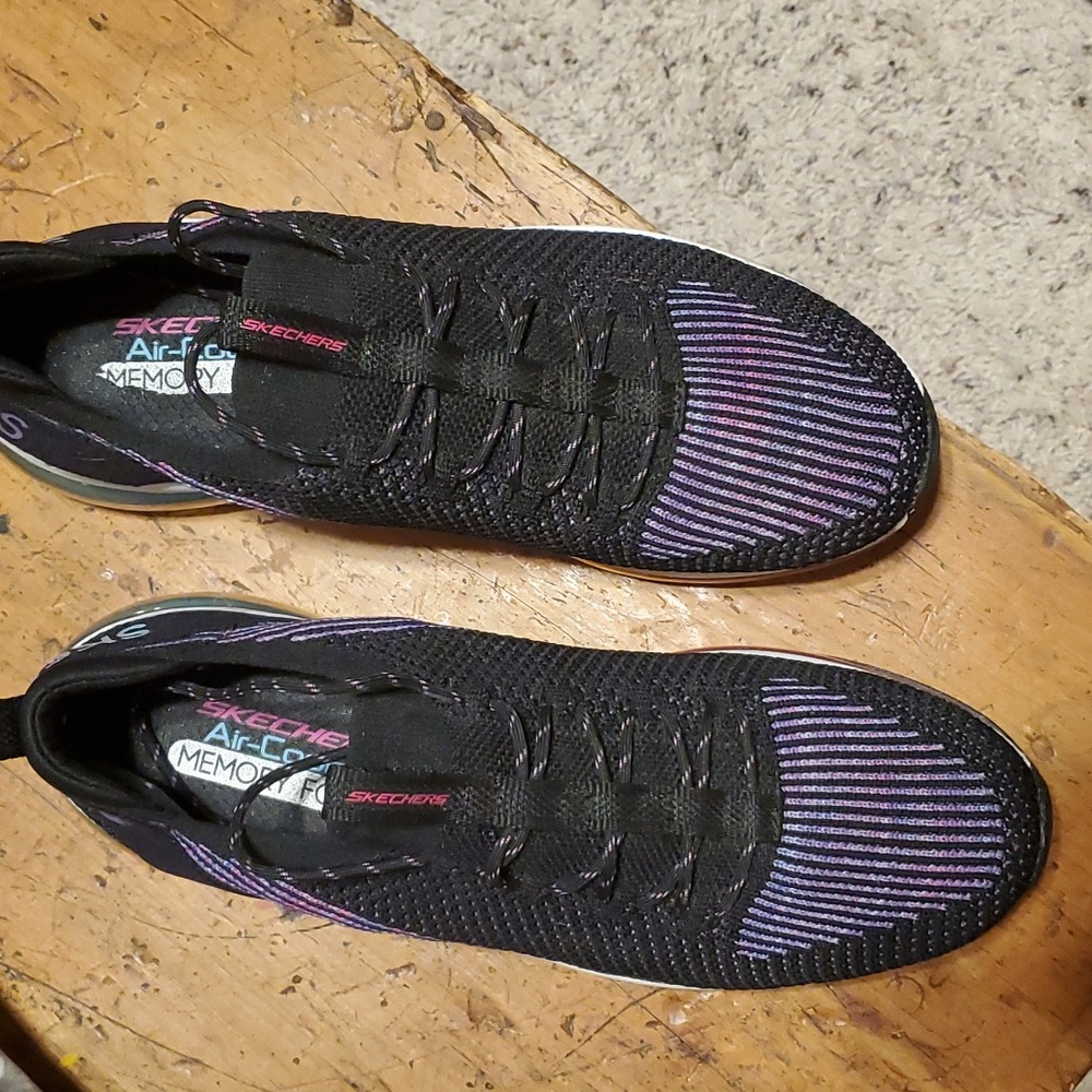Sketchers Sneakers